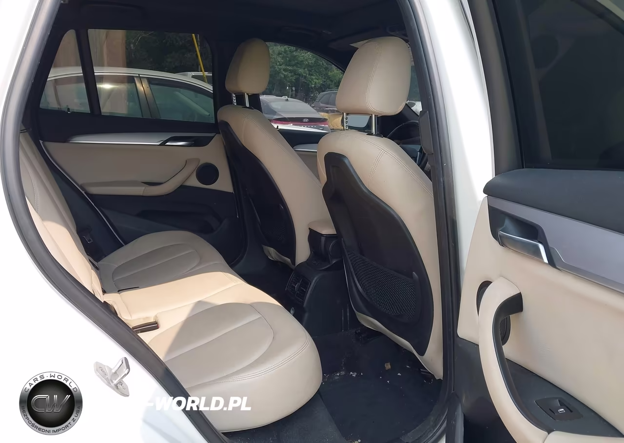 2018 BMW X1 xDrive28I VIN:WBXHT3C37J5L31571 - 8