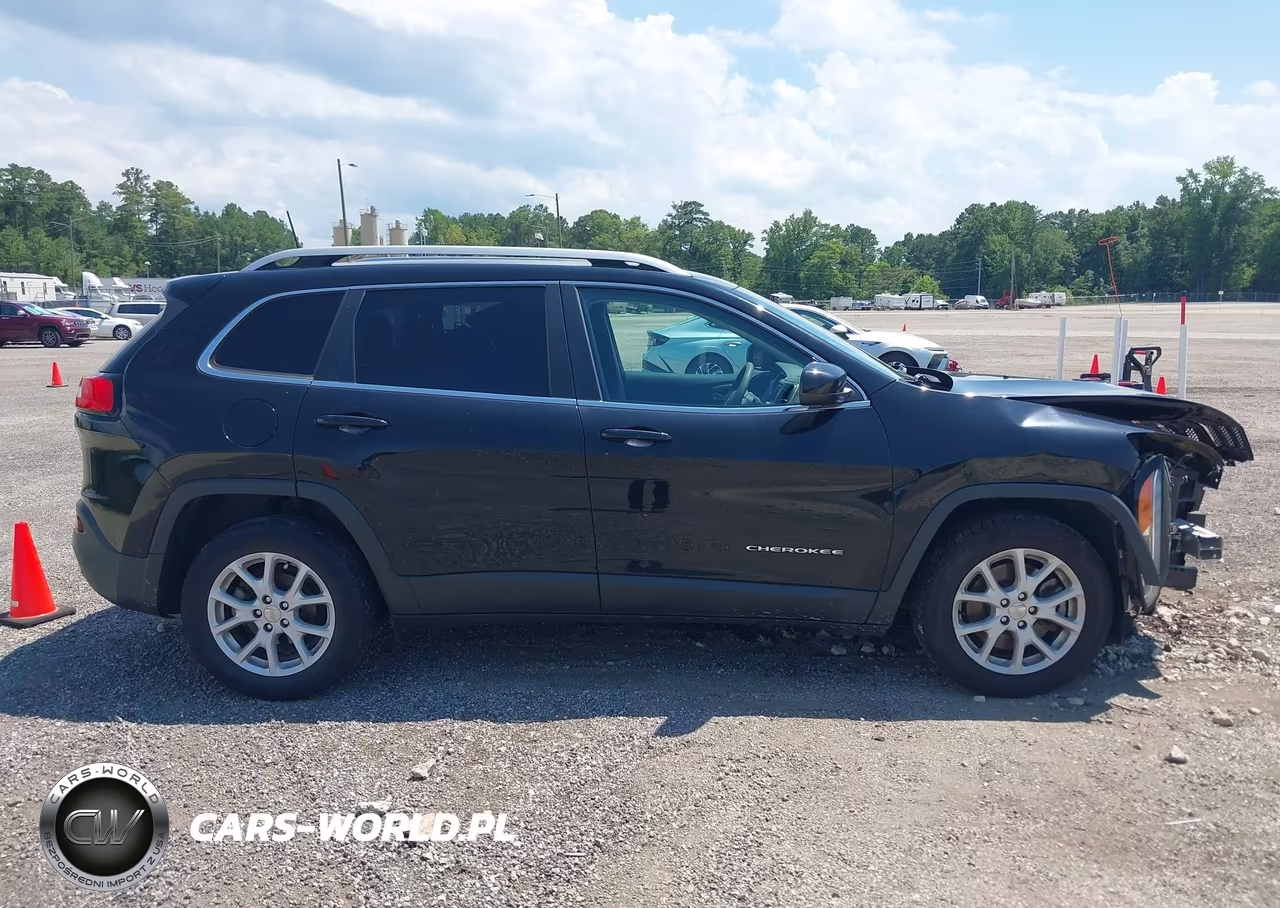 2018 Jeep Cherokee Latitude Fwd VIN:1C4PJLCBXJD587375 - 14