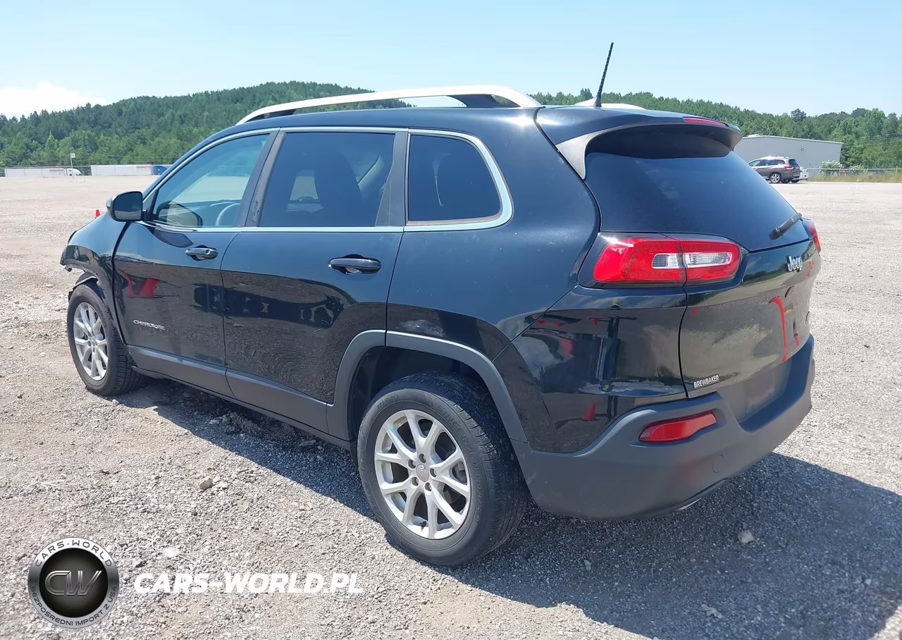 2018 Jeep Cherokee Latitude Fwd VIN:1C4PJLCBXJD587375 - 3