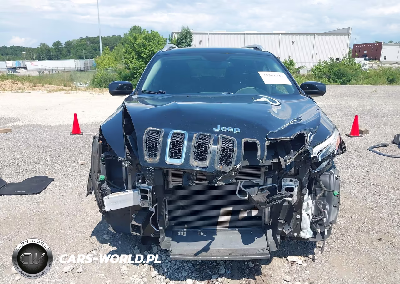 2018 Jeep Cherokee Latitude Fwd VIN:1C4PJLCBXJD587375 - 6