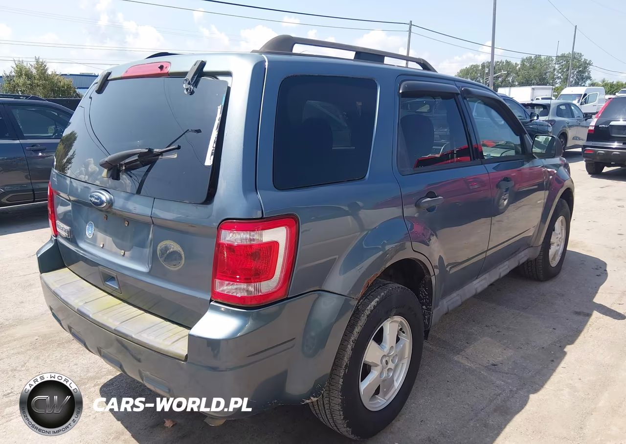2010 Ford Escape Xlt VIN:1FMCU0D72AKA09647 - 4
