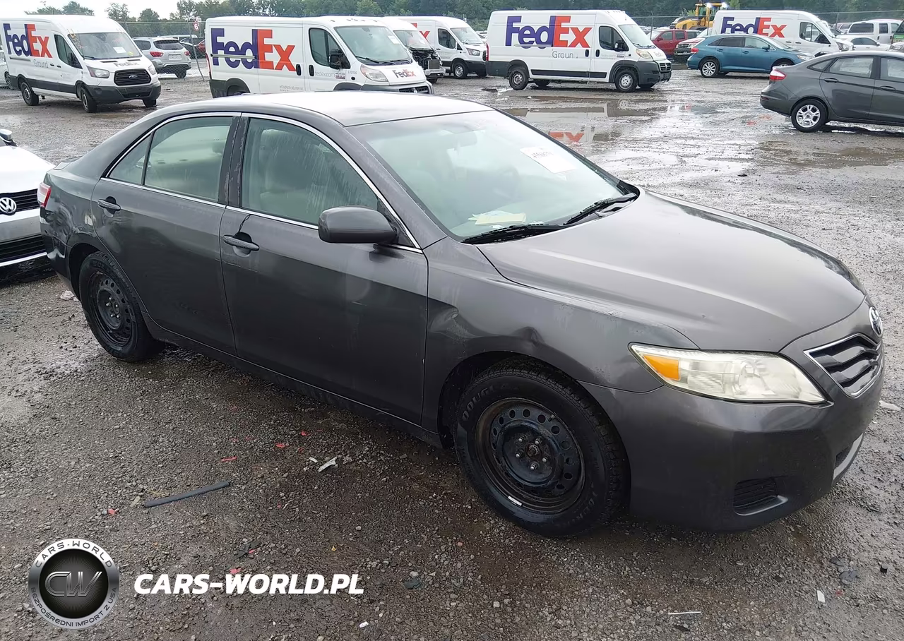 2011 Toyota Camry Le – zdjęcie 1 z 11