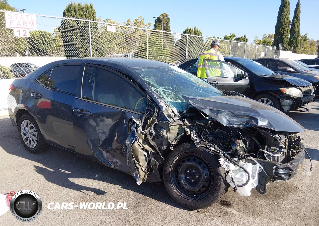 2017 Toyota Corolla Le VIN:5YFBURHE4HP644734 - 13