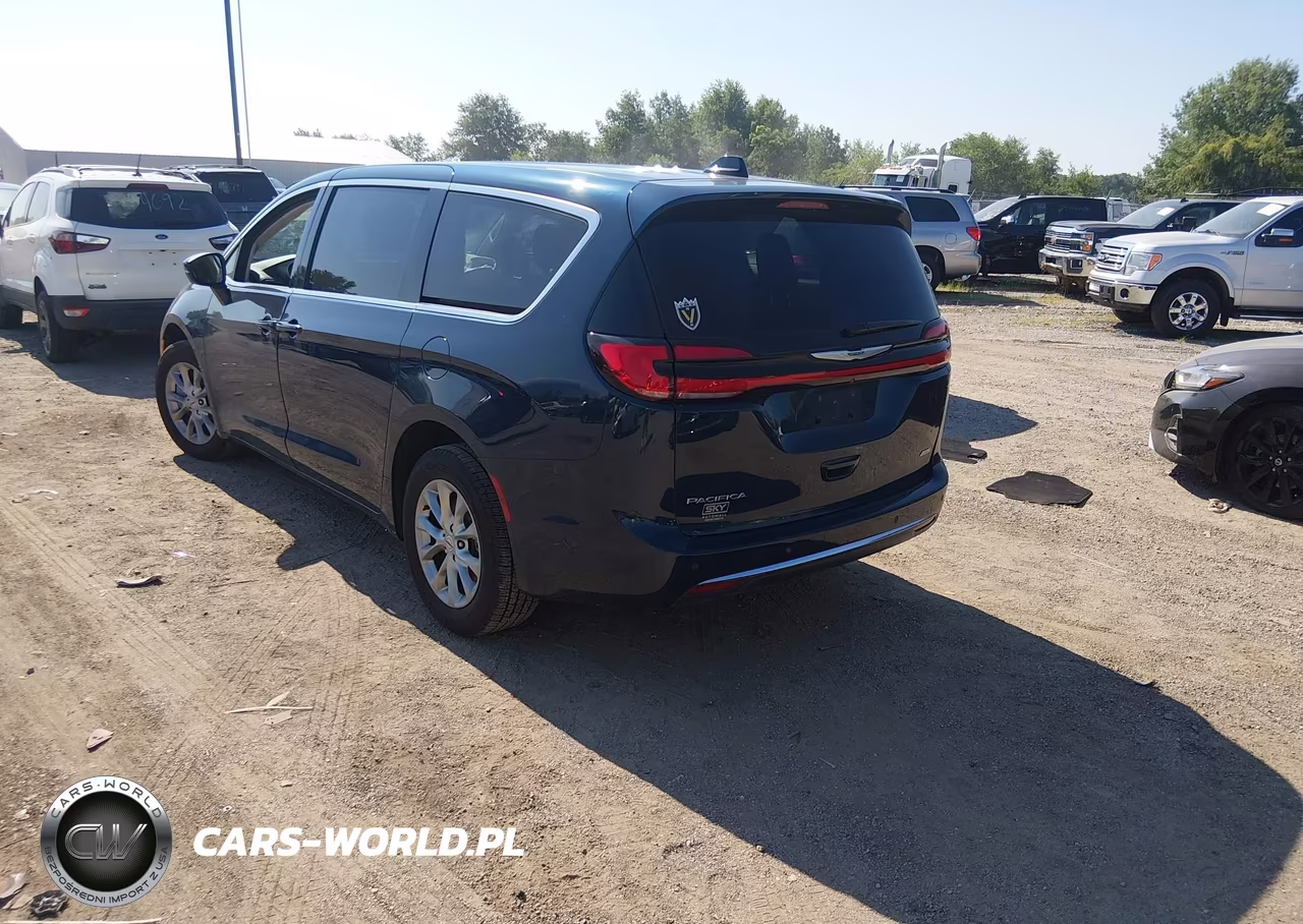 2023 Chrysler Pacifica Touring L Awd VIN:2C4RC3BG6PR570613 - 3