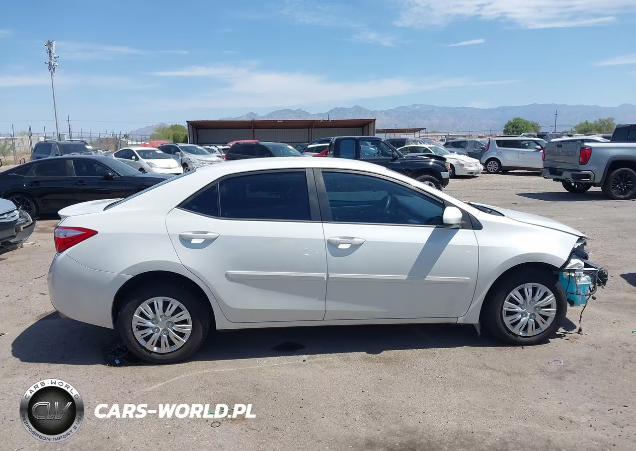 2015 Toyota Corolla Le Eco VIN:5YFBPRHE9FP354641 - 14