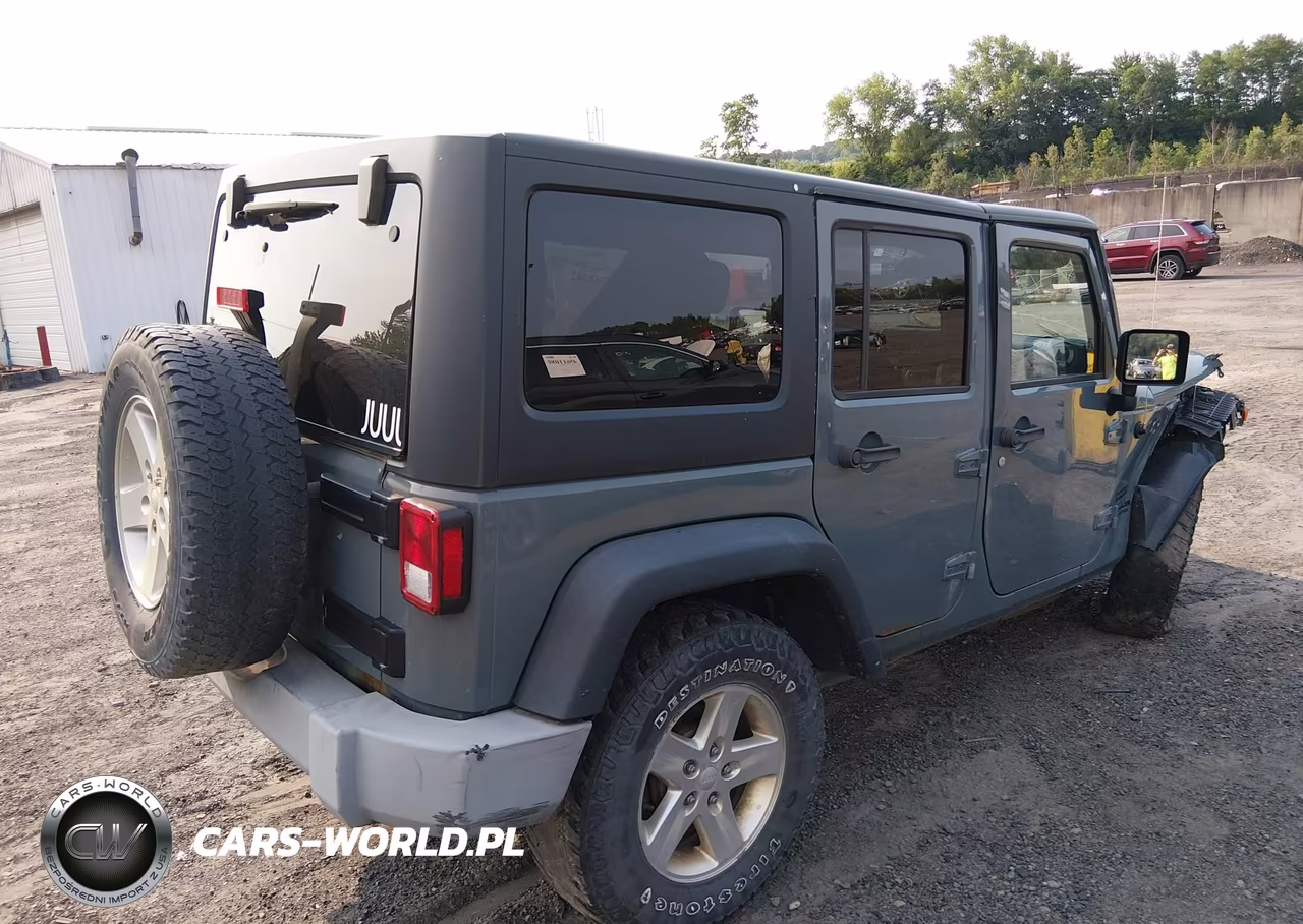 2015 Jeep Wrangler Unlimited Sport VIN:1C4BJWDG0FL536468 - 4