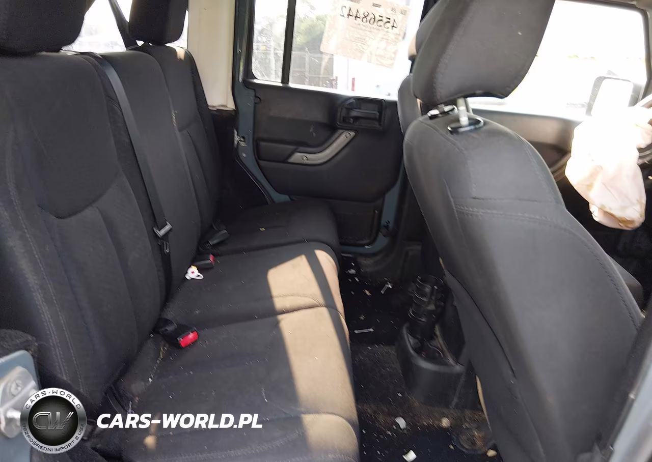 2015 Jeep Wrangler Unlimited Sport VIN:1C4BJWDG0FL536468 - 8