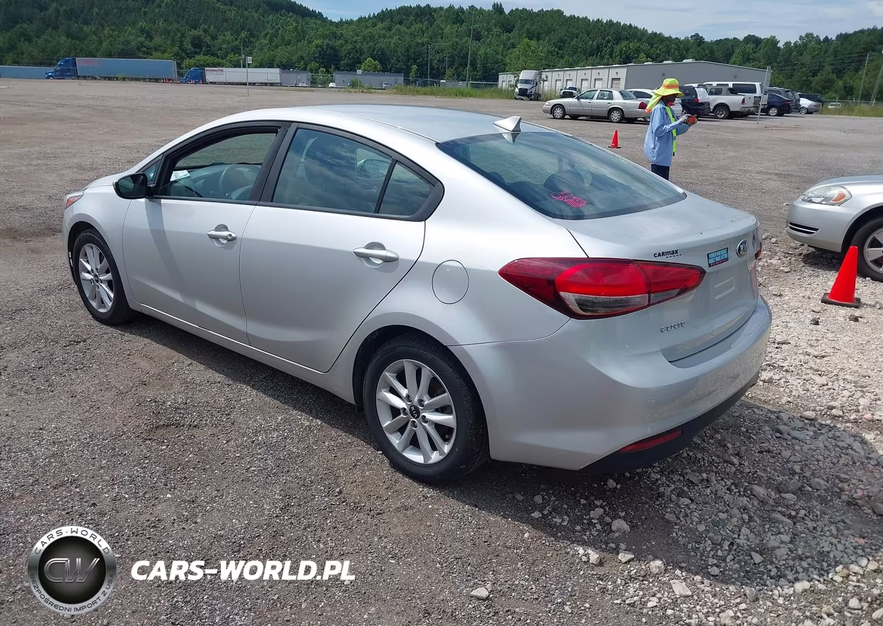 2017 Kia Forte Lx VIN:3KPFL4A77HE132986 - 3
