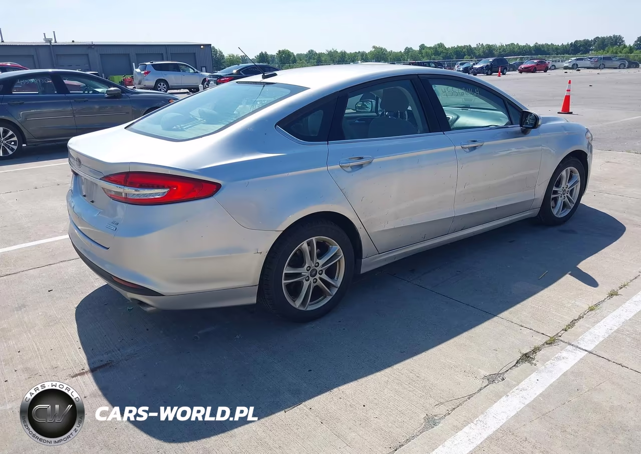 2018 Ford Fusion Se VIN:3FA6P0HDXJR118237 - 4