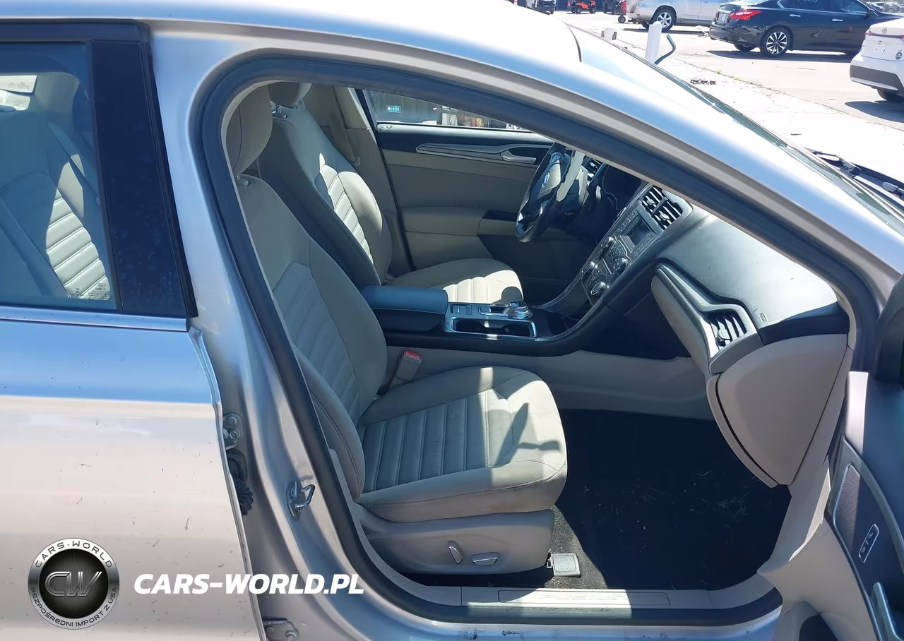 2018 Ford Fusion Se VIN:3FA6P0HDXJR118237 - 5