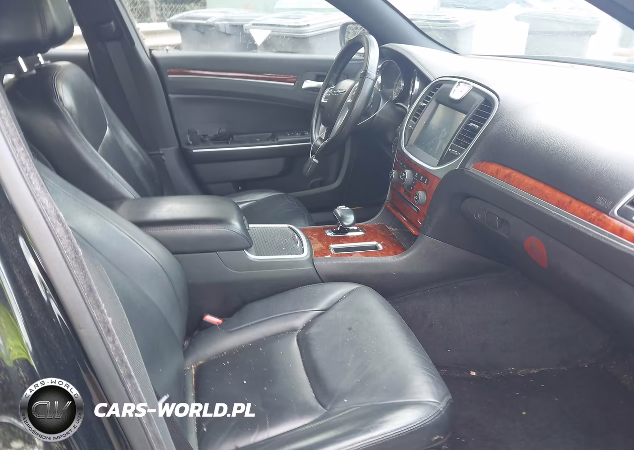 2013 Chrysler 300 Motown VIN:2C3CCAAG6DH538133 - 5