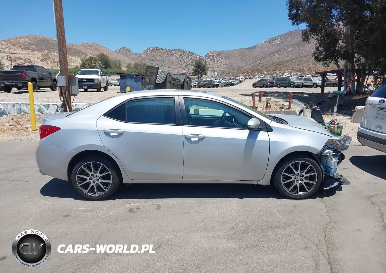 2017 Toyota Corolla Se Special Edition VIN:5YFBURHE9HP595790 - 13