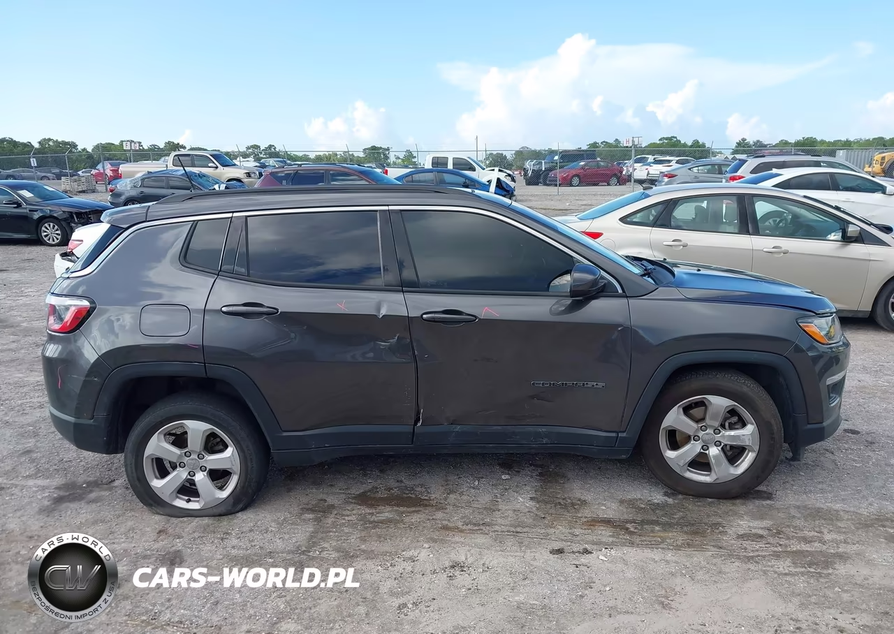 2019 Jeep Compass Latitude 4X4 VIN:3C4NJDBBXKT678852 - 13