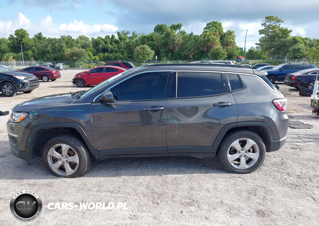 2019 Jeep Compass Latitude 4X4 VIN:3C4NJDBBXKT678852 - 14