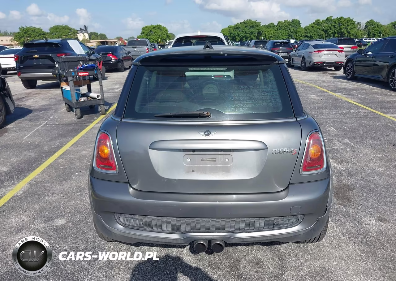 2010 Mini Cooper S VIN:WMWMF7C58ATW89394 - 16