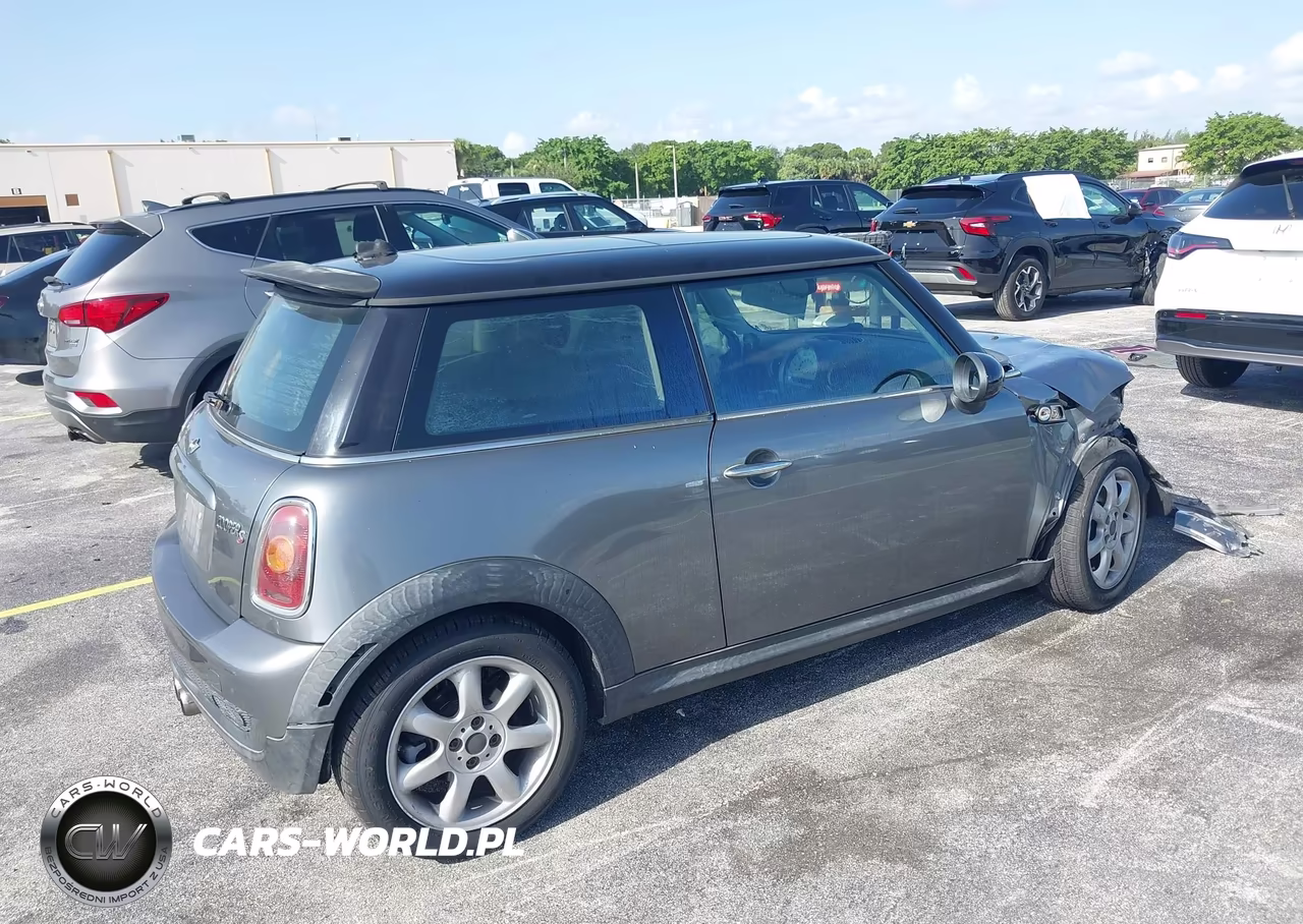 2010 Mini Cooper S VIN:WMWMF7C58ATW89394 - 4