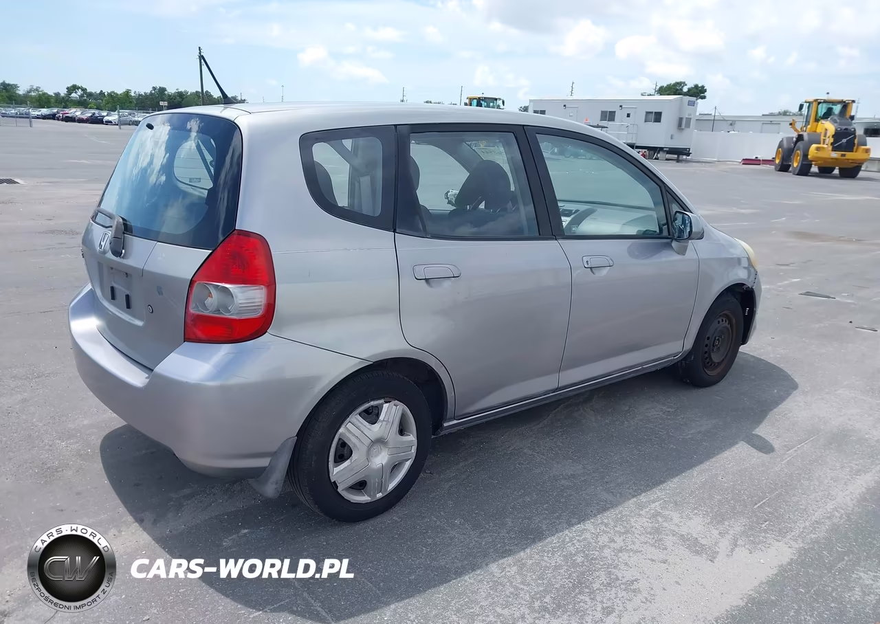 2008 Honda Fit VIN:JHMGD38418S054790 - 4