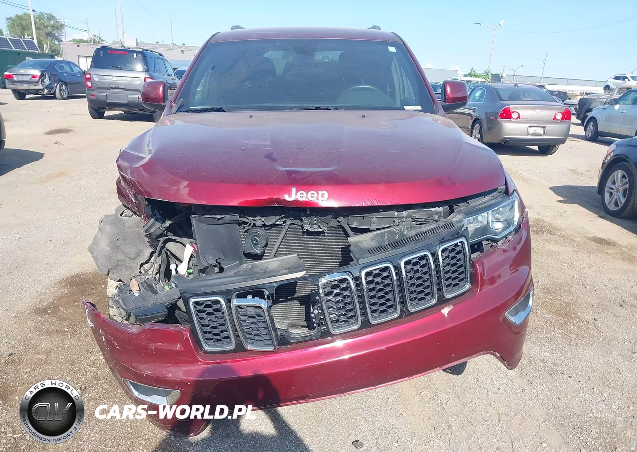 2018 Jeep Grand Cherokee Laredo E 4X4 VIN:1C4RJFAG7JC457276 - 12