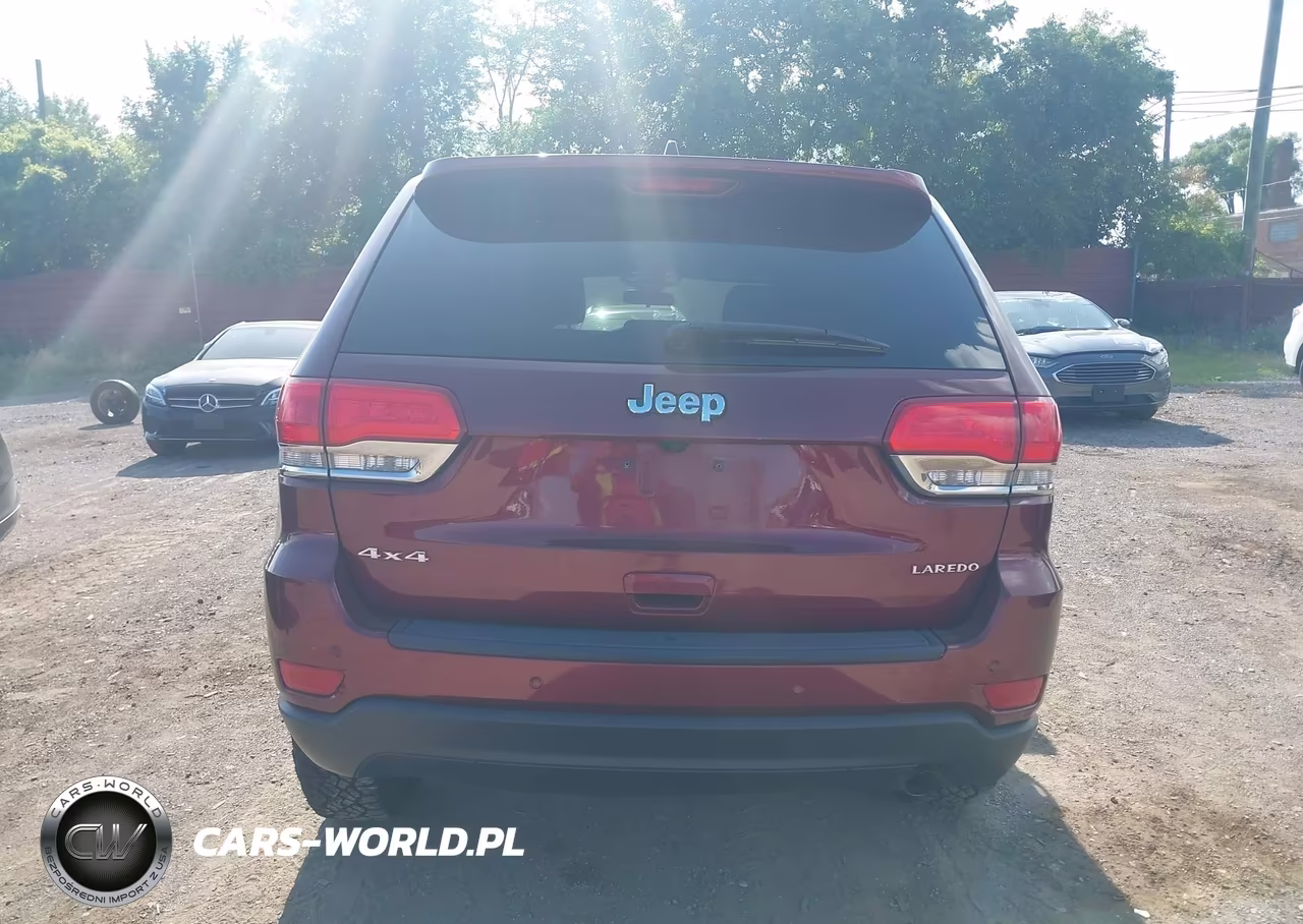 2018 Jeep Grand Cherokee Laredo E 4X4 VIN:1C4RJFAG7JC457276 - 16