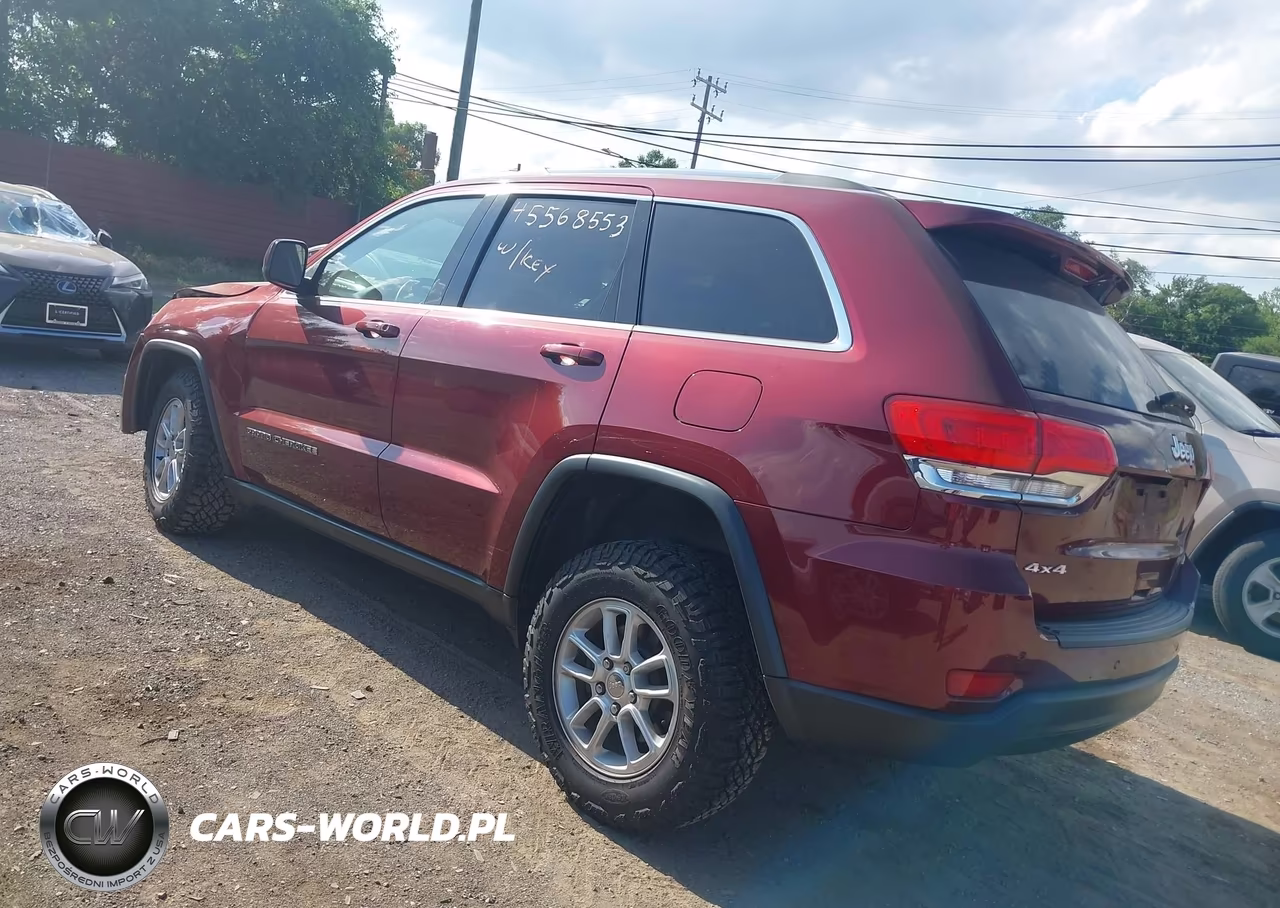 2018 Jeep Grand Cherokee Laredo E 4X4 VIN:1C4RJFAG7JC457276 - 3