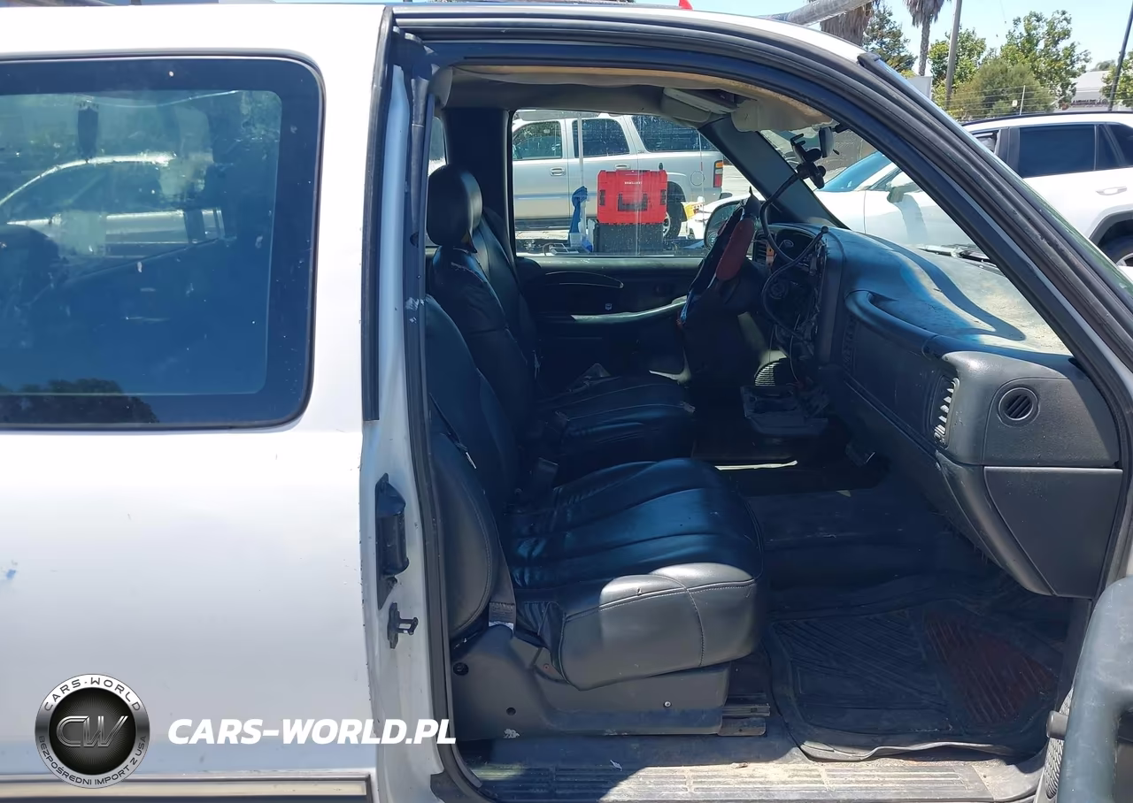 1999 Chevrolet Silverado 1500 VIN:2GCEC19V9X1204876 - 5