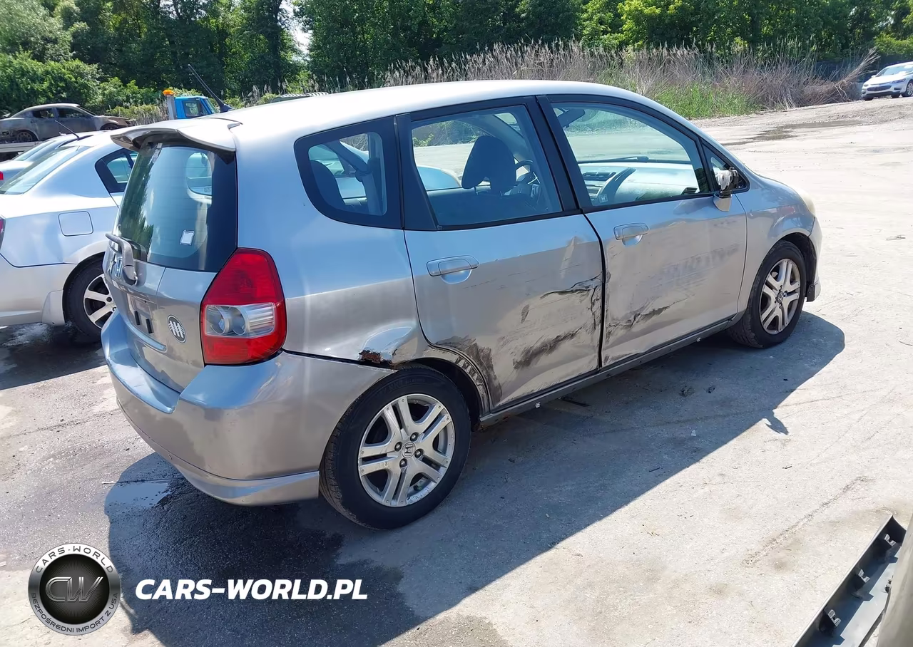2007 Honda Fit Sport VIN:JHMGD38647S042794 - 4