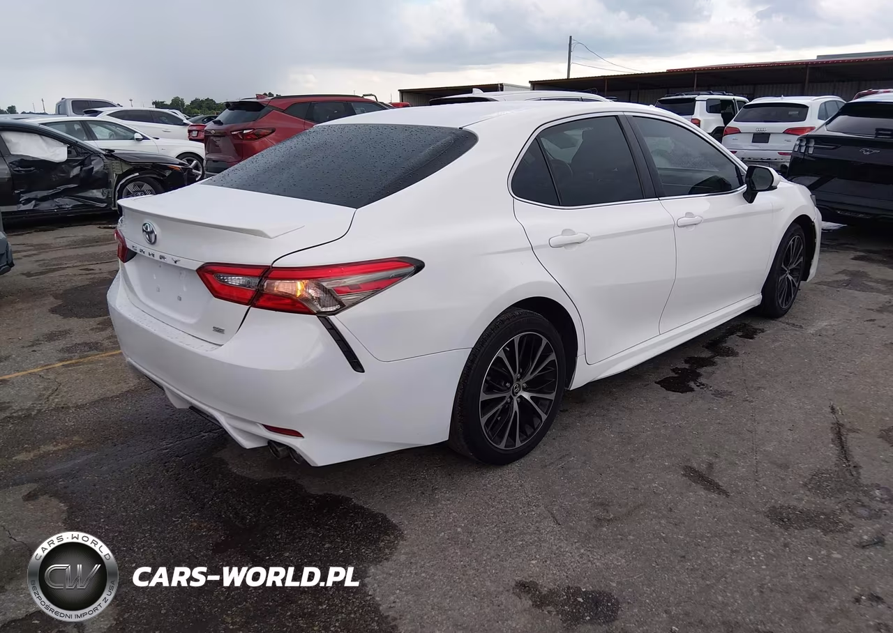 2018 Toyota Camry Se VIN:JTNB11HK4J3023505 - 4