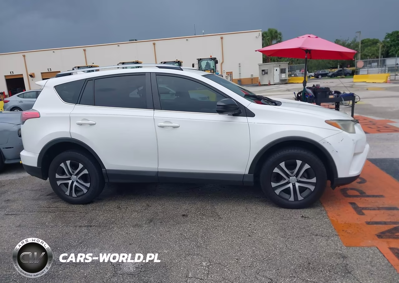 2018 Toyota Rav4 Le VIN:JTMZFREVXJJ152121 - 13