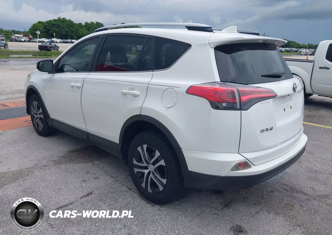 2018 Toyota Rav4 Le VIN:JTMZFREVXJJ152121 - 3