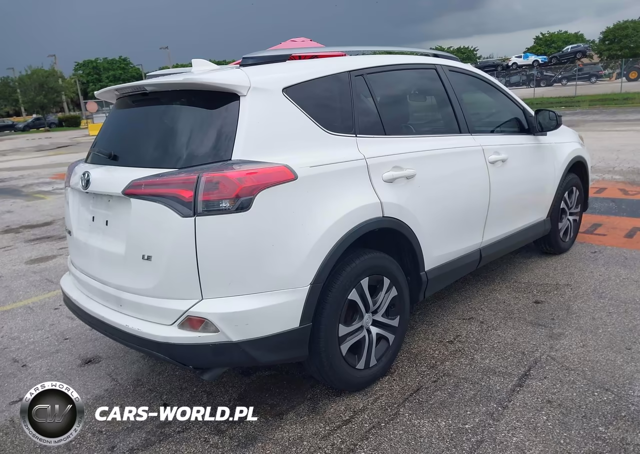 2018 Toyota Rav4 Le VIN:JTMZFREVXJJ152121 - 4