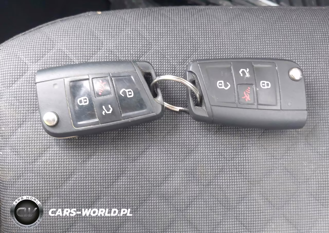 2018 Volkswagen Tiguan 2.0T S VIN:3VV0B7AX8JM130641 - 11