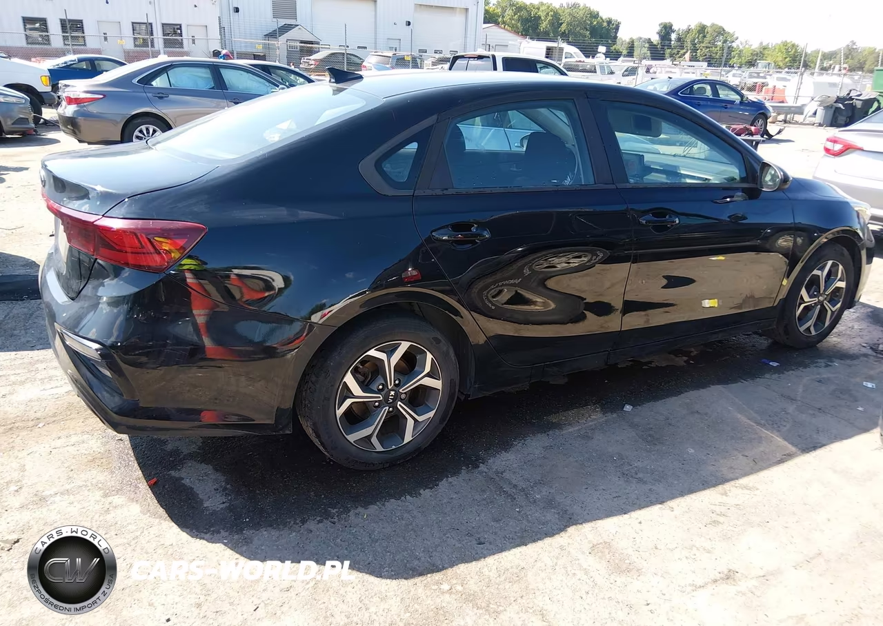 2019 Kia Forte Lxs VIN:3KPF24AD8KE070241 - 4
