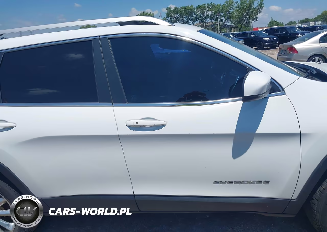 2015 Jeep Cherokee Limited VIN:1C4PJMDSXFW623873 - 13