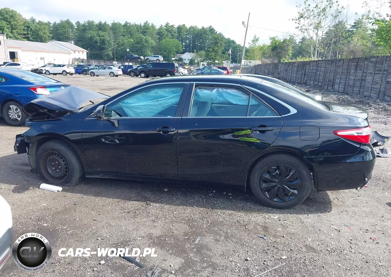 2016 Toyota Camry Le VIN:4T1BF1FK9GU153058 - 14