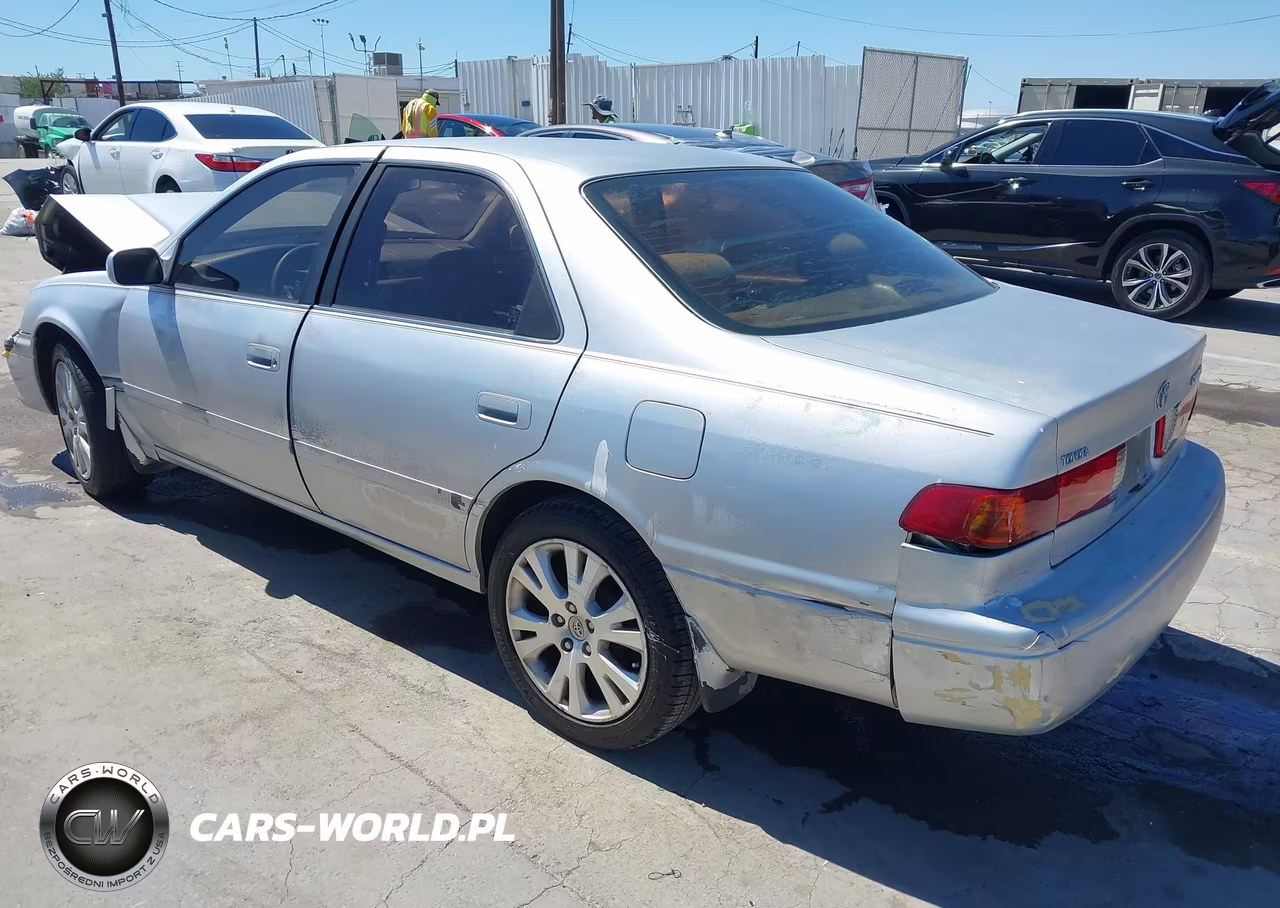 2000 Toyota Camry Le VIN:JT2BG22K9Y0383309 - 3