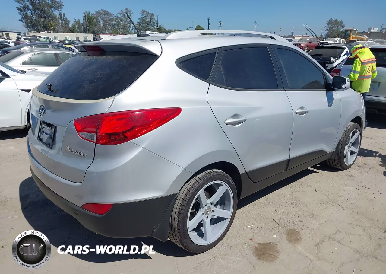 2013 Hyundai Tucson Gls VIN:KM8JU3AC3DU610455 - 4