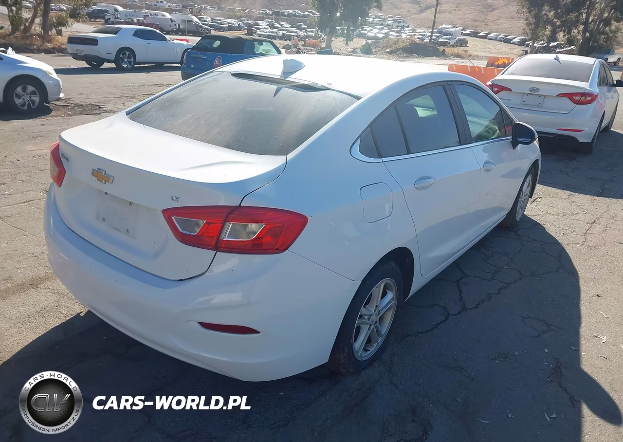 2017 Chevrolet Cruze Lt Auto VIN:1G1BE5SM2H7109742 - 4