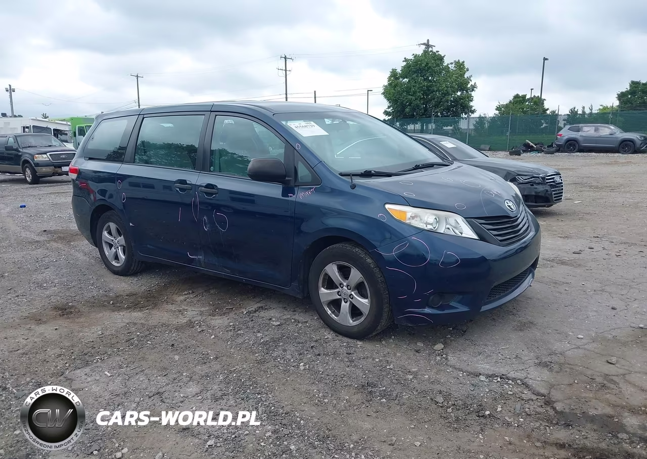 2011 Toyota Sienna Base V6 – zdjęcie 1 z 15