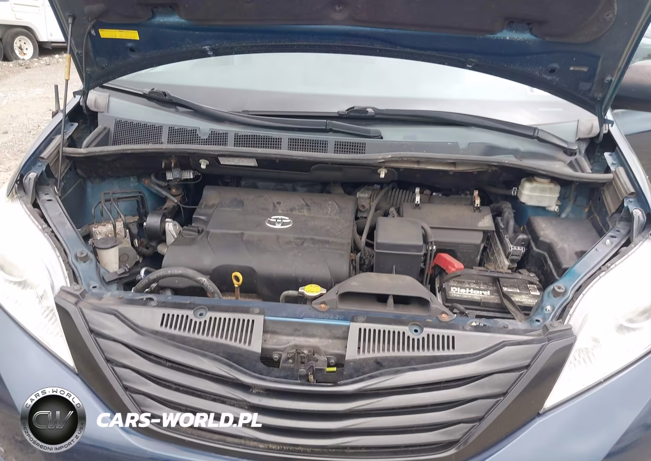 2011 Toyota Sienna Base V6 VIN:5TDZK3DC1BS068055 - 10