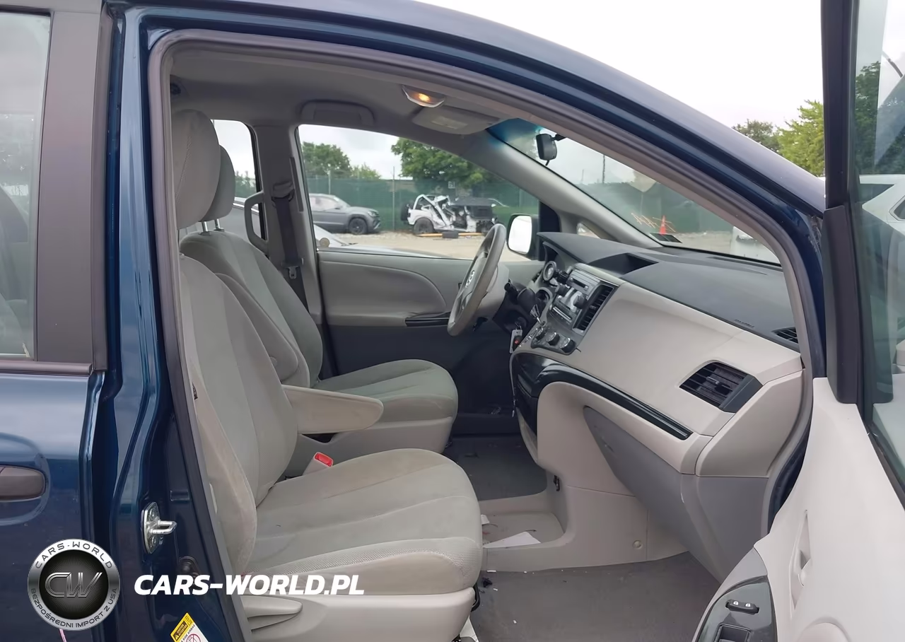 2011 Toyota Sienna Base V6 VIN:5TDZK3DC1BS068055 - 5
