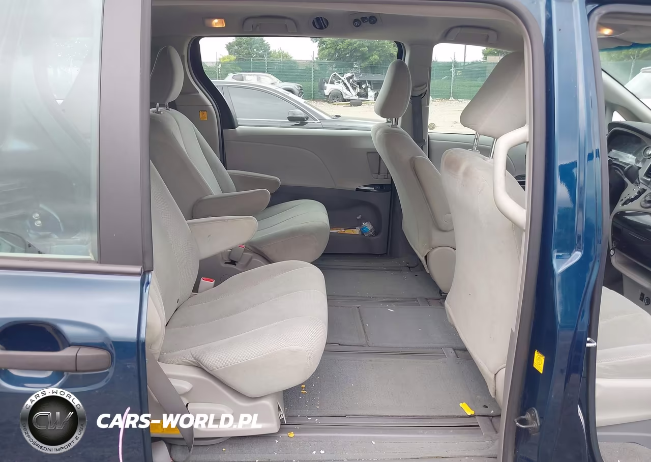 2011 Toyota Sienna Base V6 VIN:5TDZK3DC1BS068055 - 8