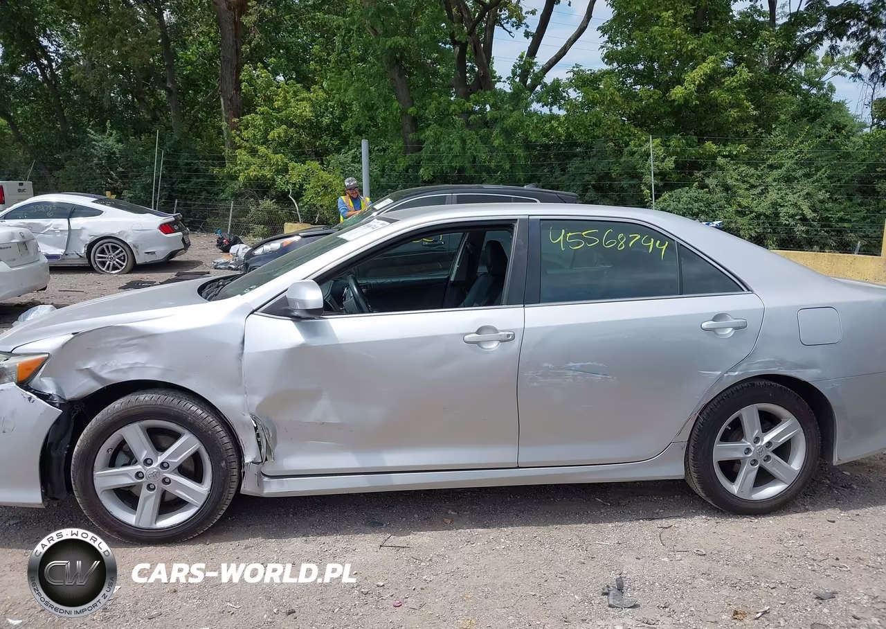 2014 Toyota Camry Se VIN:4T1BF1FK5EU334591 - 14