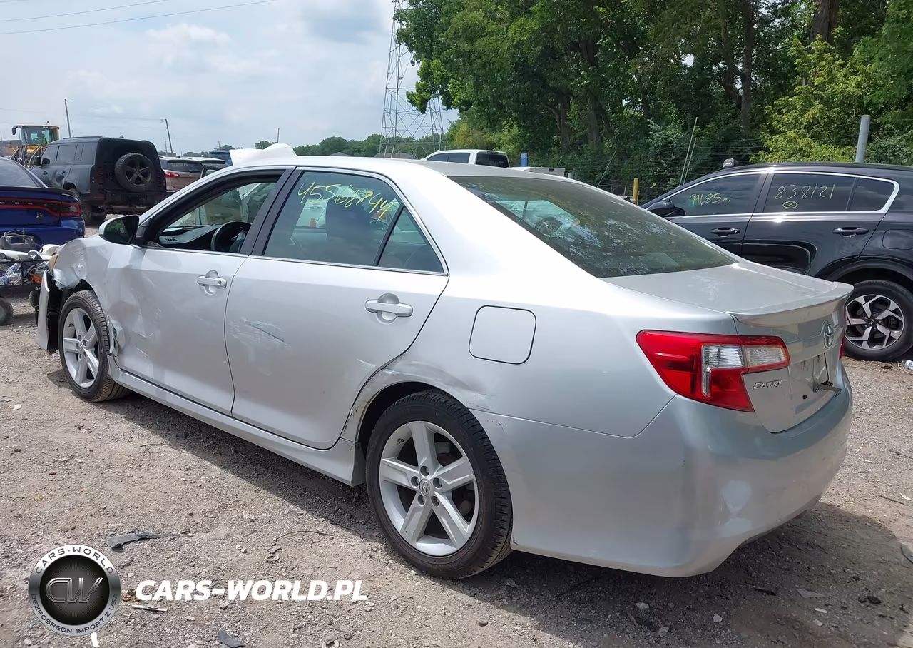 2014 Toyota Camry Se VIN:4T1BF1FK5EU334591 - 3