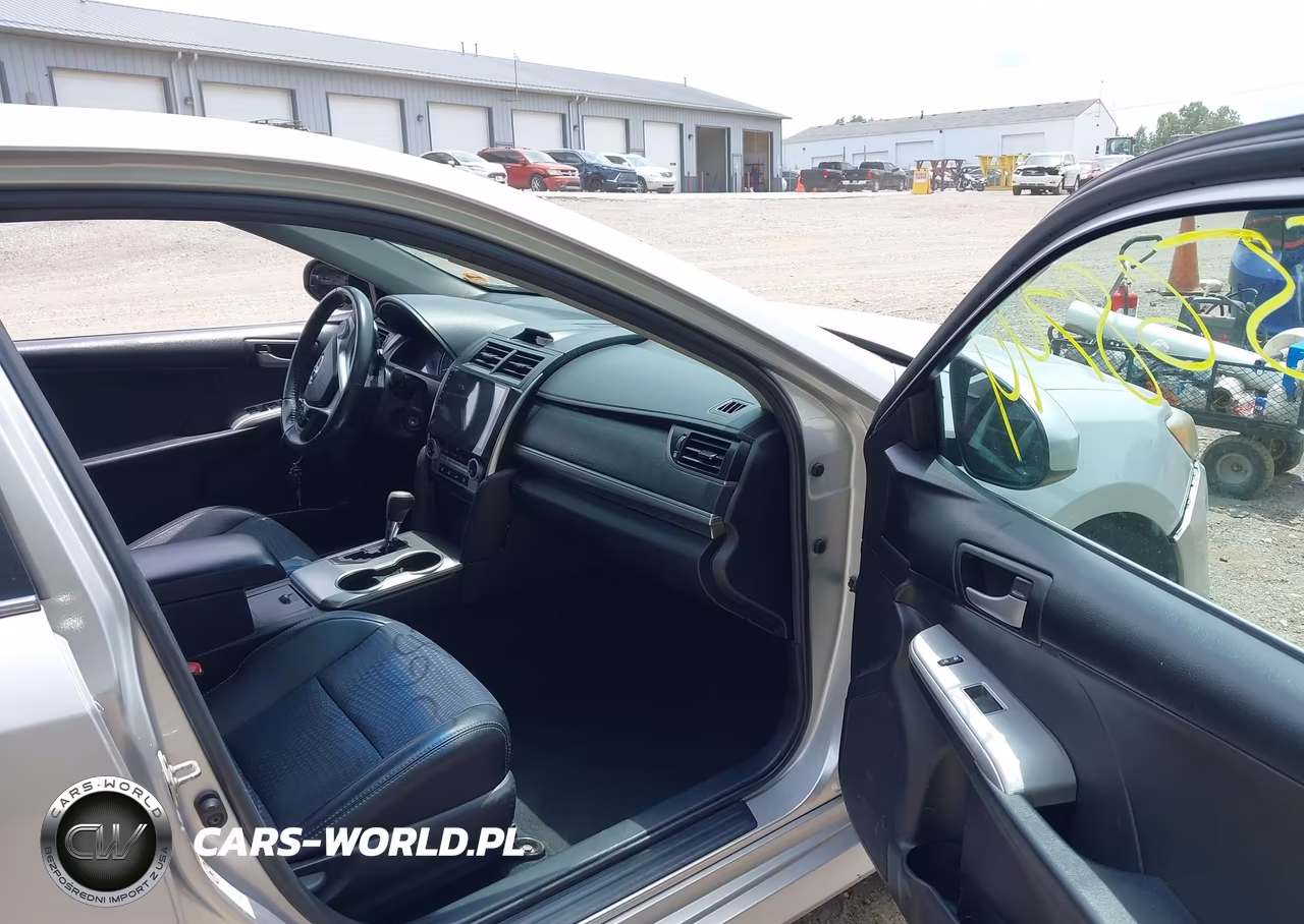2014 Toyota Camry Se VIN:4T1BF1FK5EU334591 - 5