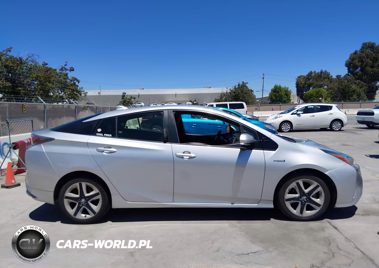 2016 Toyota Prius Three Touring VIN:JTDKARFU7G3008058 - 13