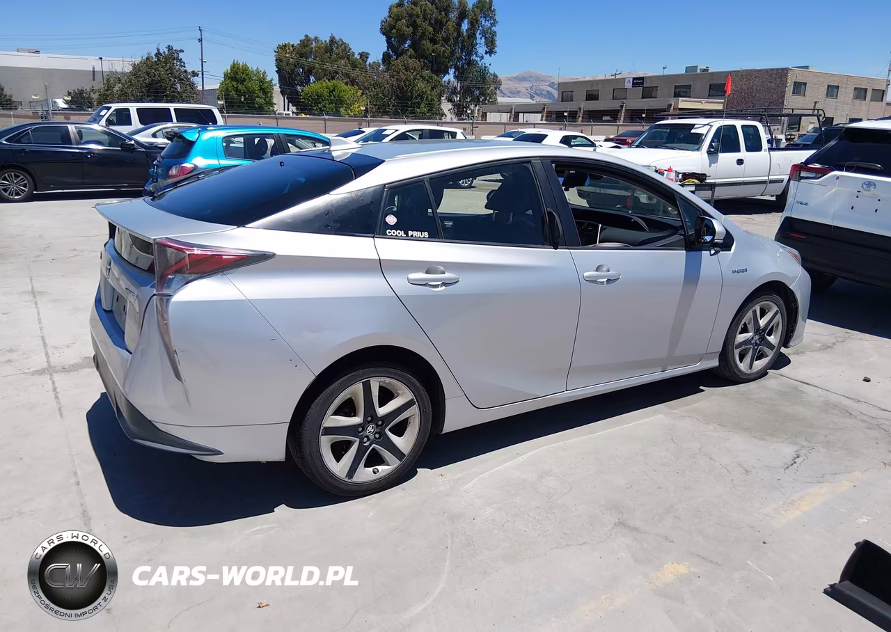 2016 Toyota Prius Three Touring VIN:JTDKARFU7G3008058 - 4