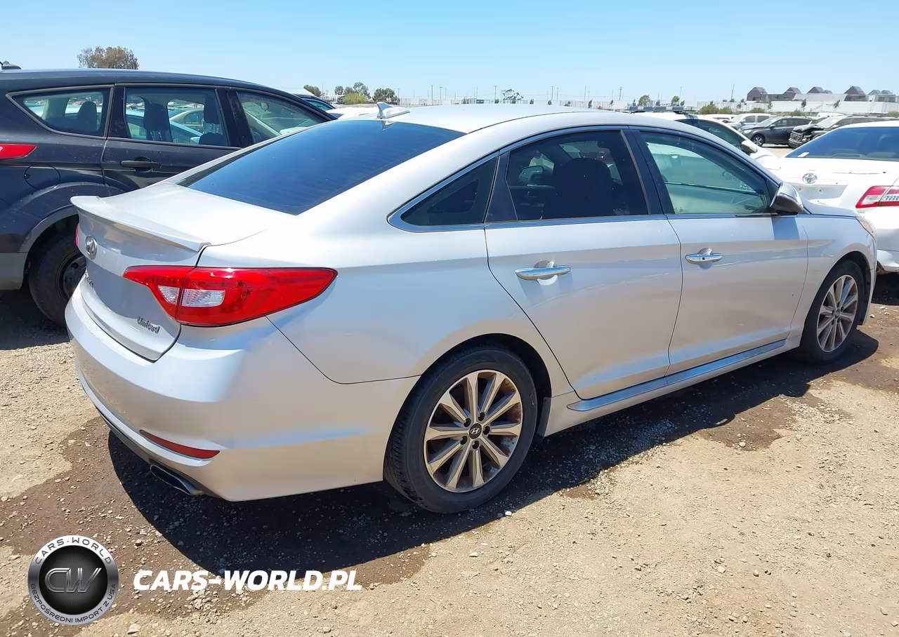 2016 Hyundai Sonata Limited VIN:5NPE34AF8GH389619 - 4