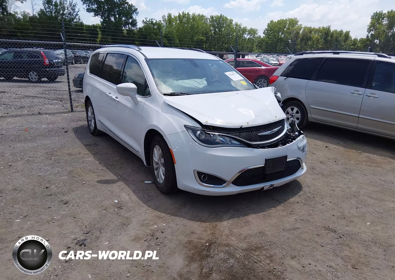 2018 Chrysler Pacifica Touring L Plus – zdjęcie 1 z 16