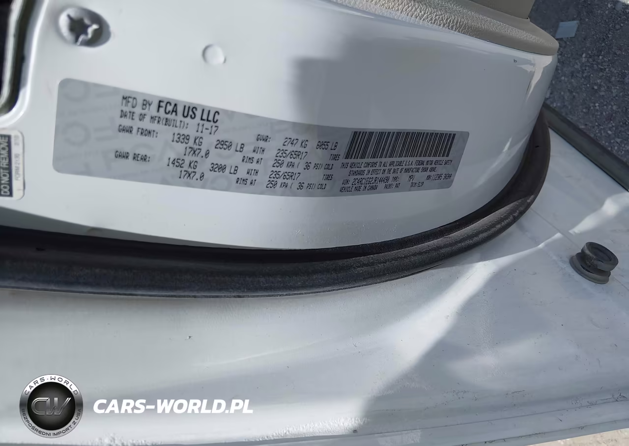 2018 Chrysler Pacifica Touring L Plus VIN:2C4RC1EG2JR144490 - 9