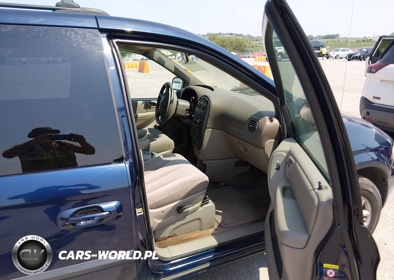 2003 Dodge Grand Caravan Sport VIN:2D8GP44R03R331697 - 5